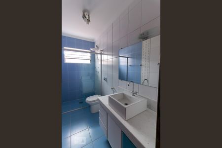 Casa à venda com 180m², 3 quartos e 2 vagasBanheiro 1