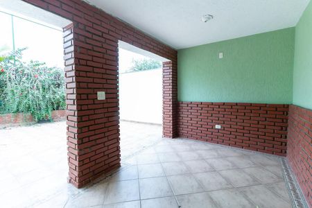 Casa à venda com 180m², 3 quartos e 2 vagasChurrasqueira