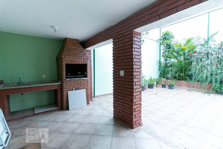 Casa à venda com 180m², 3 quartos e 2 vagasChurrasqueira