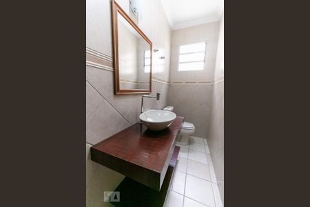 Casa à venda com 180m², 3 quartos e 2 vagasLavabo