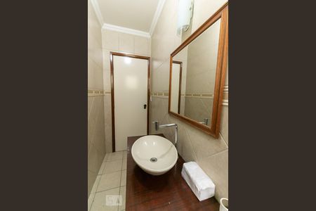 Casa à venda com 180m², 3 quartos e 2 vagasLavabo