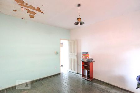 Quarto 1 de casa à venda com 2 quartos, 280m² em Letícia, Belo Horizonte