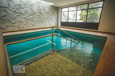 Apartamento à venda com 38m², 1 quarto e sem vagaÁrea comum - Piscina