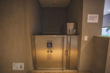 Apartamento à venda com 38m², 1 quarto e sem vagaÁrea comum - Acessibilidade