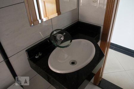 lavabo de casa para alugar com 3 quartos, 210m² em Jardim Primavera (zona Norte), São Paulo