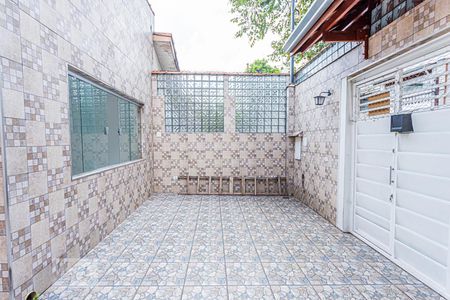 Casa para alugar com 142m², 2 quartos e 3 vagasQuintal e garagem