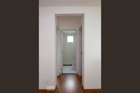 Corredor de apartamento para alugar com 2 quartos, 45m² em Frei Leopoldo, Belo Horizonte
