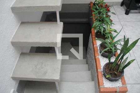 Casa à venda com 167m², 3 quartos e 3 vagas Casa à venda com 167m², 3 quartos e 3 vagasEntrada do Porão