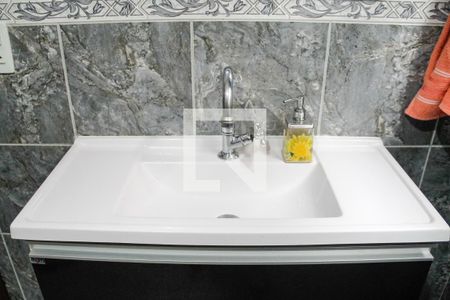 Casa à venda com 167m², 3 quartos e 3 vagas Casa à venda com 167m², 3 quartos e 3 vagasBanheiro Social