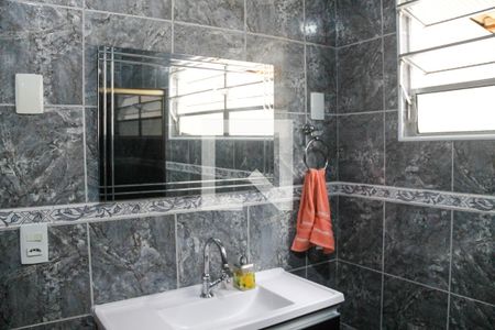 Casa à venda com 167m², 3 quartos e 3 vagas Casa à venda com 167m², 3 quartos e 3 vagasBanheiro Social