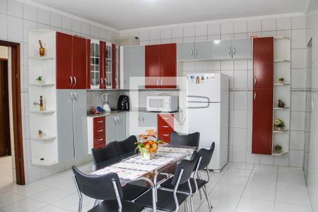 Casa à venda com 167m², 3 quartos e 3 vagas Casa à venda com 167m², 3 quartos e 3 vagasCozinha