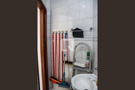 Casa à venda com 167m², 3 quartos e 3 vagas Casa à venda com 167m², 3 quartos e 3 vagasBanheiro de serviço