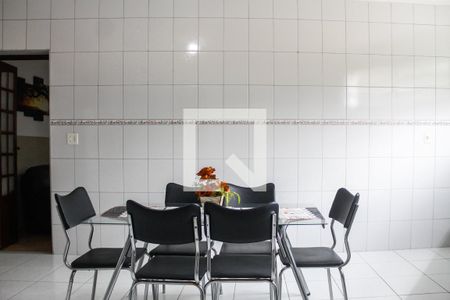 Casa à venda com 167m², 3 quartos e 3 vagas Casa à venda com 167m², 3 quartos e 3 vagasCozinha