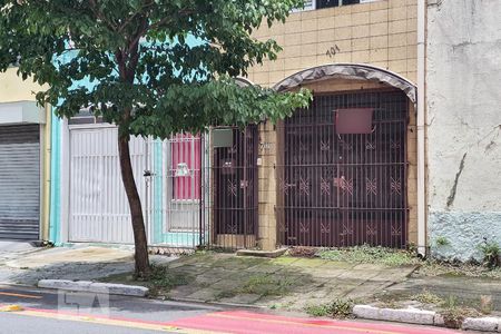 Casa para alugar com 100m², 2 quartos e 1 vagaFachada