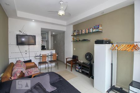 Quarto de kitnet/studio para alugar com 1 quarto, 40m² em Centro, Rio de Janeiro