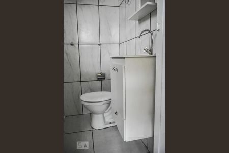 Banheiro  de casa para alugar com 1 quarto, 35m² em Itaberaba, São Paulo
