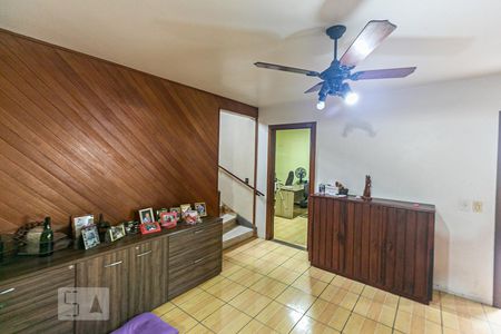 Sala de casa à venda com 5 quartos, 280m² em Cristal, Porto Alegre