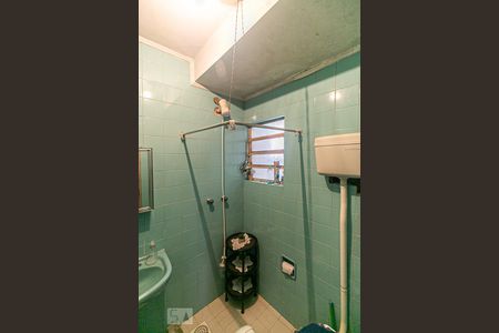 Banheiro de casa à venda com 5 quartos, 280m² em Cristal, Porto Alegre