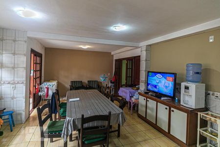 Casa à venda com 280m², 5 quartos e 6 vagasCozinha