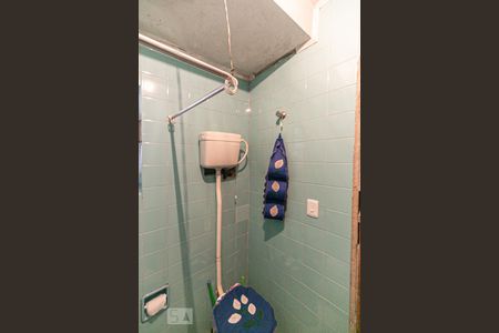 Banheiro de casa à venda com 5 quartos, 280m² em Cristal, Porto Alegre