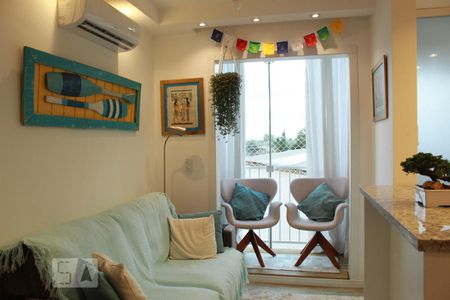 Sala de apartamento à venda com 2 quartos, 52m² em Fátima, Canoas