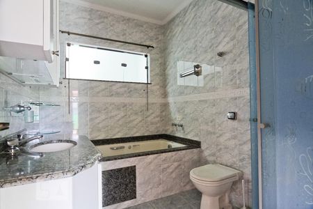 Banheiro da Suíte 1 de casa à venda com 3 quartos, 209m² em Água Fria, São Paulo