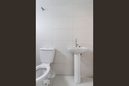 Banheiro de casa para alugar com 1 quarto, 30m² em Jardim Modelo, São Paulo