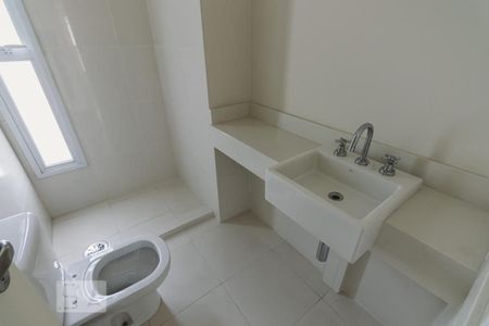 Apartamento à venda com 416m², 3 quartos e 6 vagasBanheiro da Suíte 1