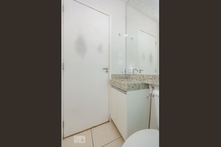 Apartamento à venda com 48m², 2 quartos e 2 vagasBanheiro de Serviço