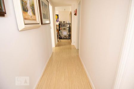 Apartamento à venda com 320m², 4 quartos e 1 vagaCorredor