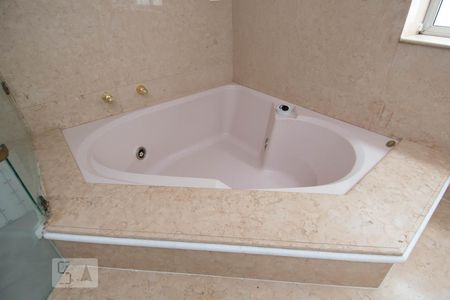 Apartamento à venda com 320m², 4 quartos e 1 vagaBanheiro da Suíte 4