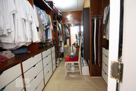 Apartamento à venda com 320m², 4 quartos e 1 vagaCloset