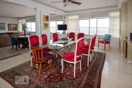 Apartamento à venda com 320m², 4 quartos e 1 vagaSala de Jantar