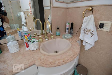 Apartamento à venda com 320m², 4 quartos e 1 vagaBanheiro da Suíte 4