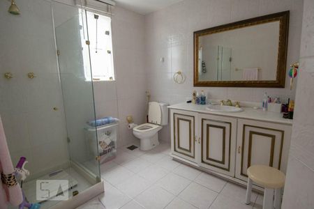 Apartamento à venda com 320m², 4 quartos e 1 vagaBanheiro da Suíte 3