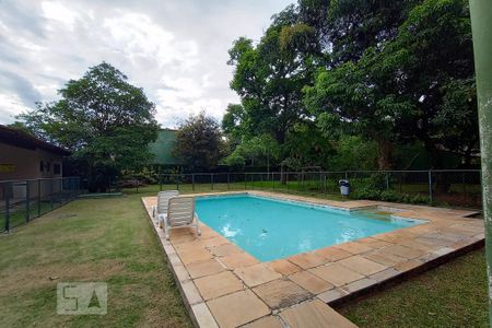 Casa de condomínio à venda com 301m², 4 quartos e 4 vagas Casa de condomínio à venda com 301m², 4 quartos e 4 vagasÁrea comum - Piscina