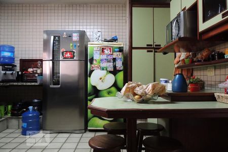 Casa de condomínio à venda com 301m², 4 quartos e 4 vagasCozinha 