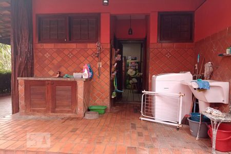 Casa de condomínio à venda com 301m², 4 quartos e 4 vagas Casa de condomínio à venda com 301m², 4 quartos e 4 vagasÁrea de Serviço