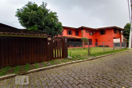 Casa de condomínio à venda com 301m², 4 quartos e 4 vagas Casa de condomínio à venda com 301m², 4 quartos e 4 vagasFachada da Casa