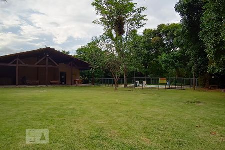 Casa de condomínio à venda com 301m², 4 quartos e 4 vagas Casa de condomínio à venda com 301m², 4 quartos e 4 vagasÁrea comum - Salão de festas