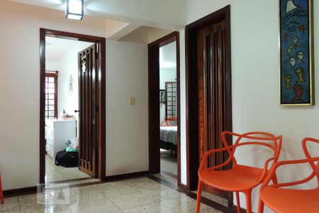 Casa de condomínio à venda com 301m², 4 quartos e 4 vagasHall social