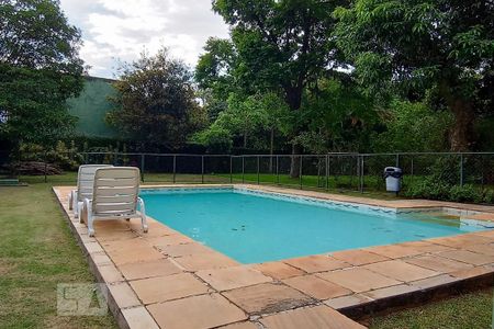 Casa de condomínio à venda com 301m², 4 quartos e 4 vagas Casa de condomínio à venda com 301m², 4 quartos e 4 vagasÁrea comum - Piscina