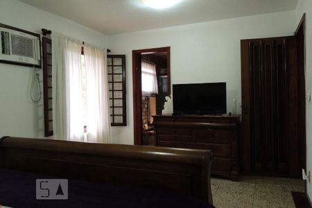 Casa de condomínio à venda com 301m², 4 quartos e 4 vagasQuarto 4 - Suíte