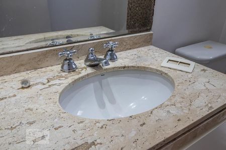 Apartamento à venda com 98m², 3 quartos e 2 vagasDetalhe do Banheiro Social