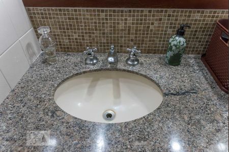 Apartamento à venda com 134m², 3 quartos e 2 vagasBanheiro social 