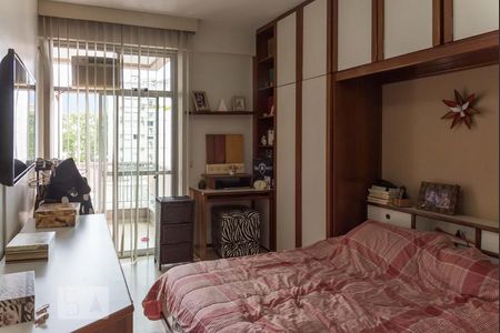 Suíte  de apartamento à venda com 3 quartos, 134m² em Grajau, Rio de Janeiro