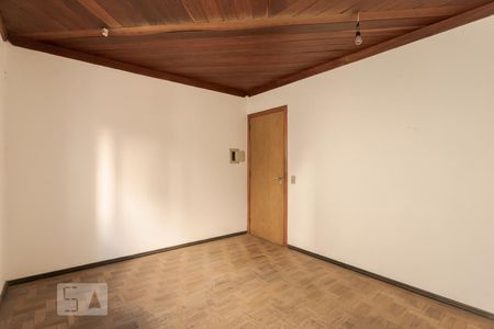 Casa à venda com 458m², 8 quartos e 6 vagasQuarto 5