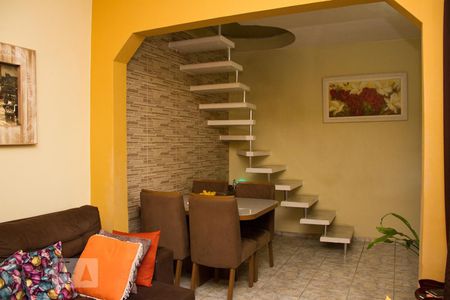 Sala de casa à venda com 3 quartos, 88m² em Inhaúma, Rio de Janeiro