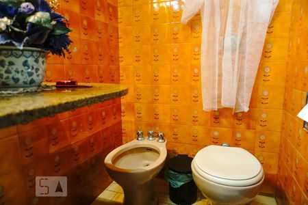 Casa à venda com 600m², 5 quartos e 10 vagasBanheiro da Suíte 1