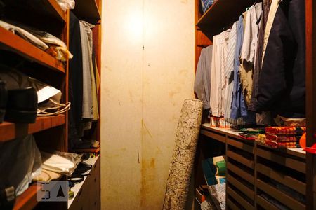 Casa à venda com 600m², 5 quartos e 10 vagasCloset da Suíte 4